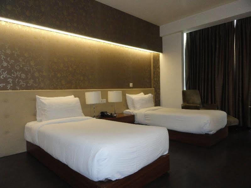 Fabhotel Prime Sage Нью-Дели Экстерьер фото