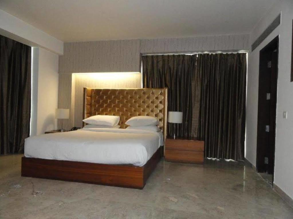 Fabhotel Prime Sage Нью-Дели Экстерьер фото